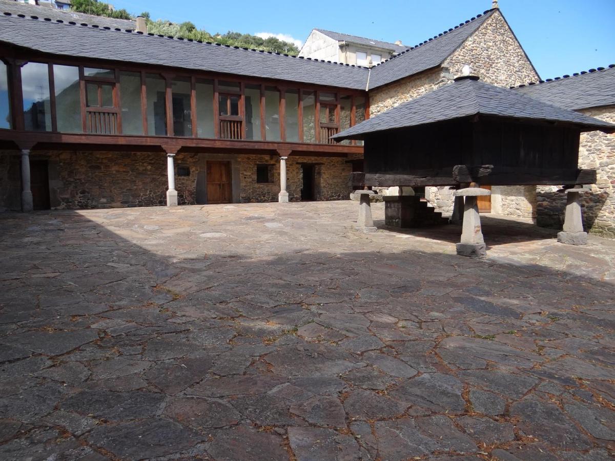 Albergue Francisco Giner De Los Rios فيلابلينو المظهر الخارجي الصورة